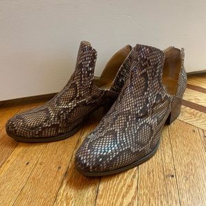 Snakeskin(faux) Booties